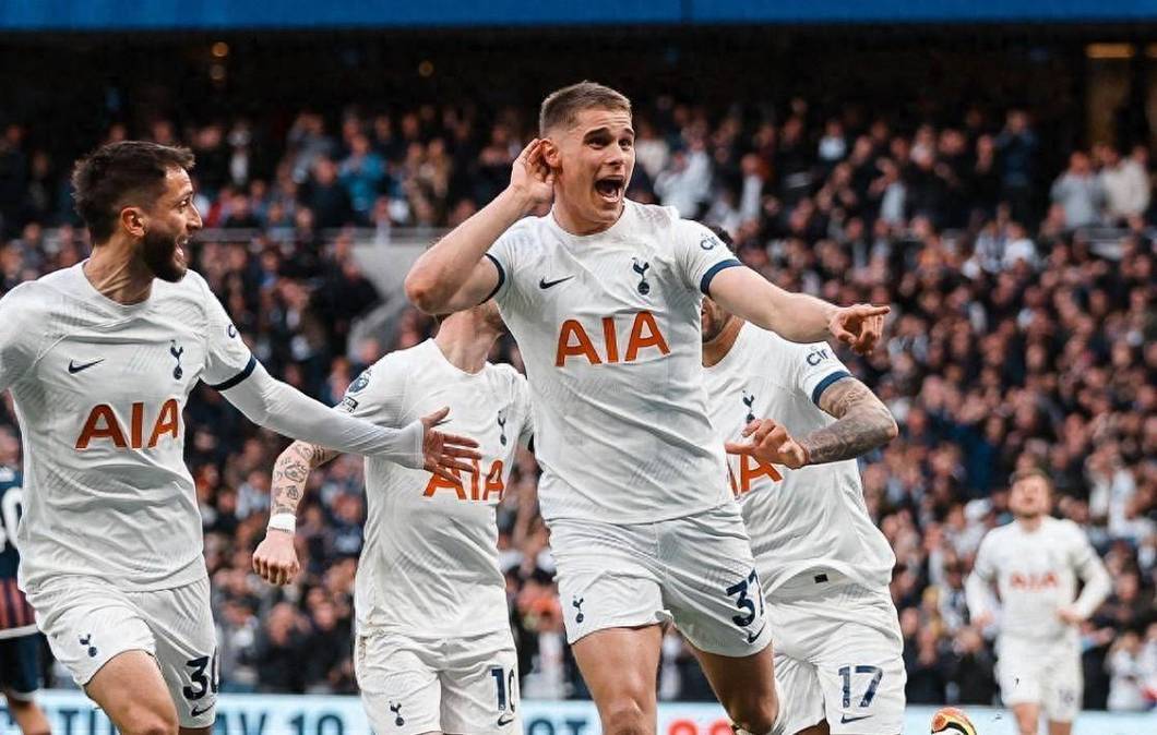 乐鱼电竞在线平台登录入口-英超焦点战火热开启，冠军宝座谁属？