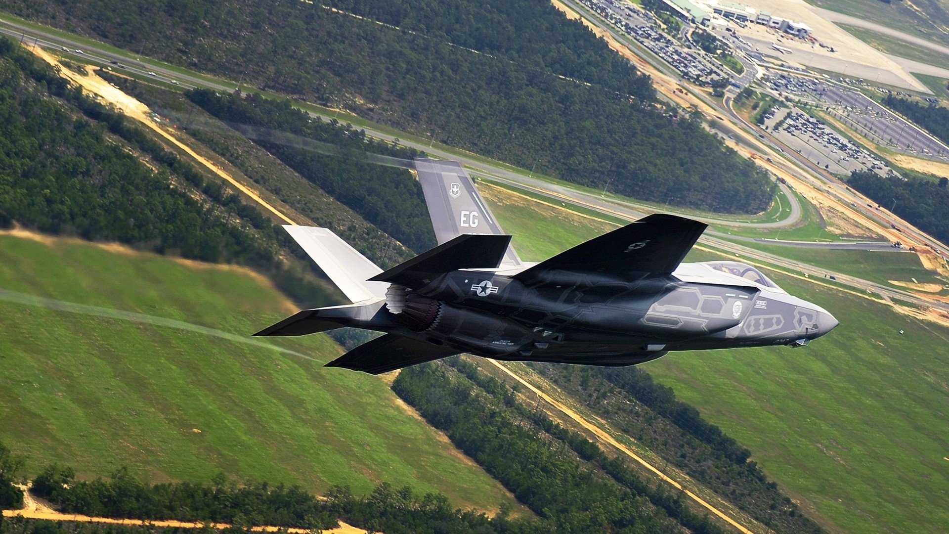 三线紧逼促成快速得分节奏，三线紧线示意图