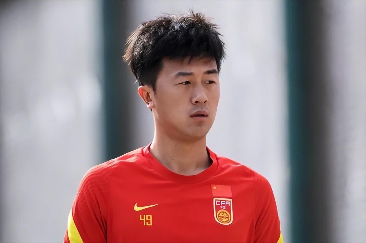 包含乐鱼体育：国足新帅上任，战术变革引人关注的词条