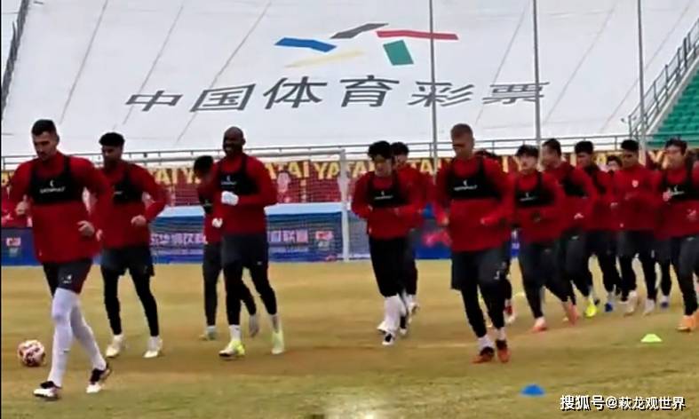 乐鱼体育:新晋国脚谭龙的战术价值与在国家队的前景的简单介绍