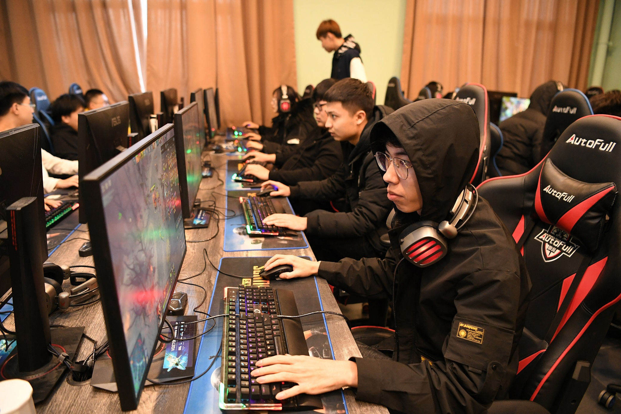 关于乐鱼体育:电竞选手健康问题，引发关注的信息